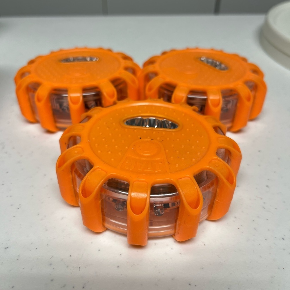 3 / 1TAC LED Road Flare Safety Disks - Picture 4 of 9